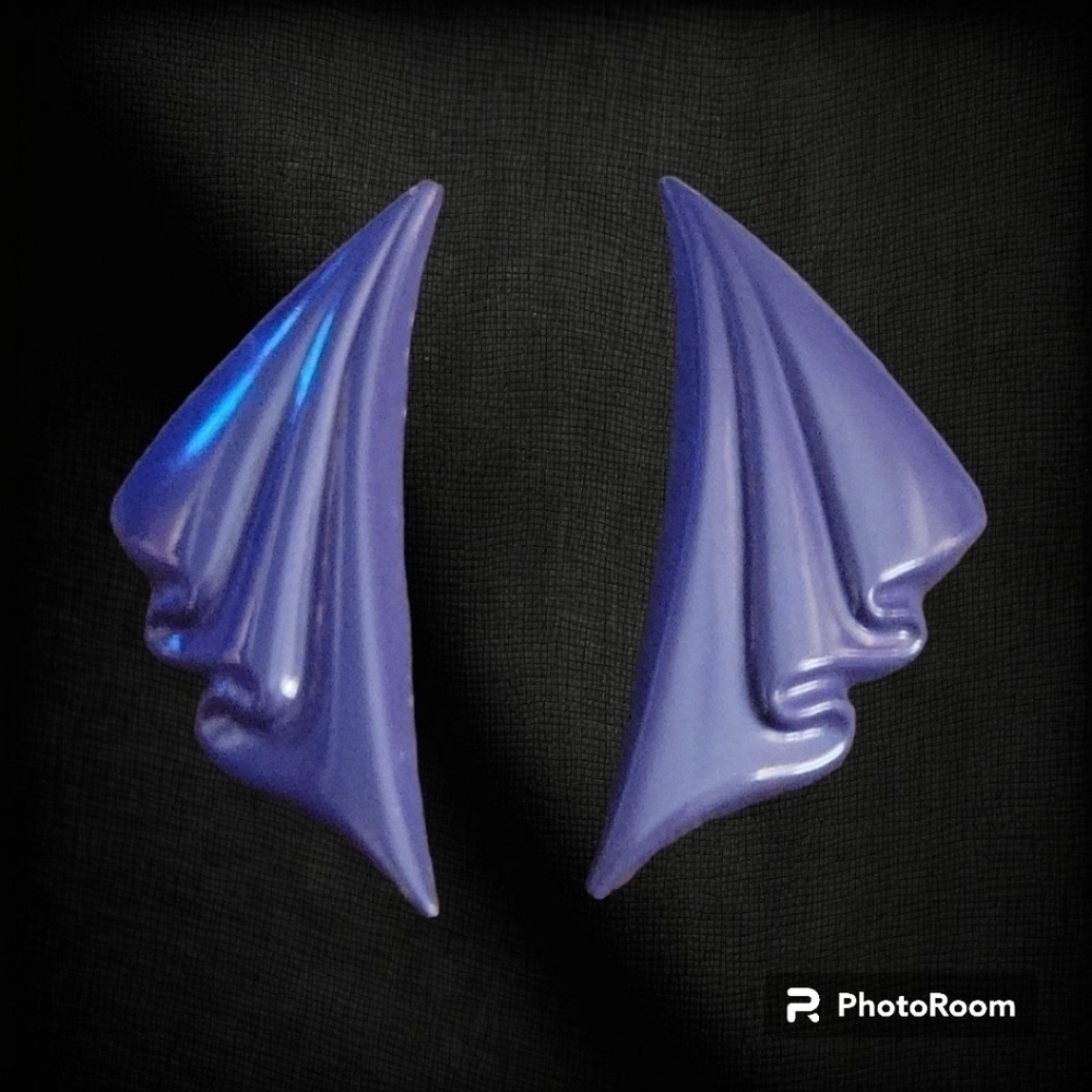 3/$30 VTG 1980s Punk Purple Metal Curtain Wings Post Earrings